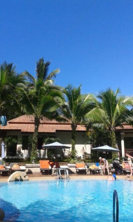 Blauer Himmel Khao Lak Bayfront Resort