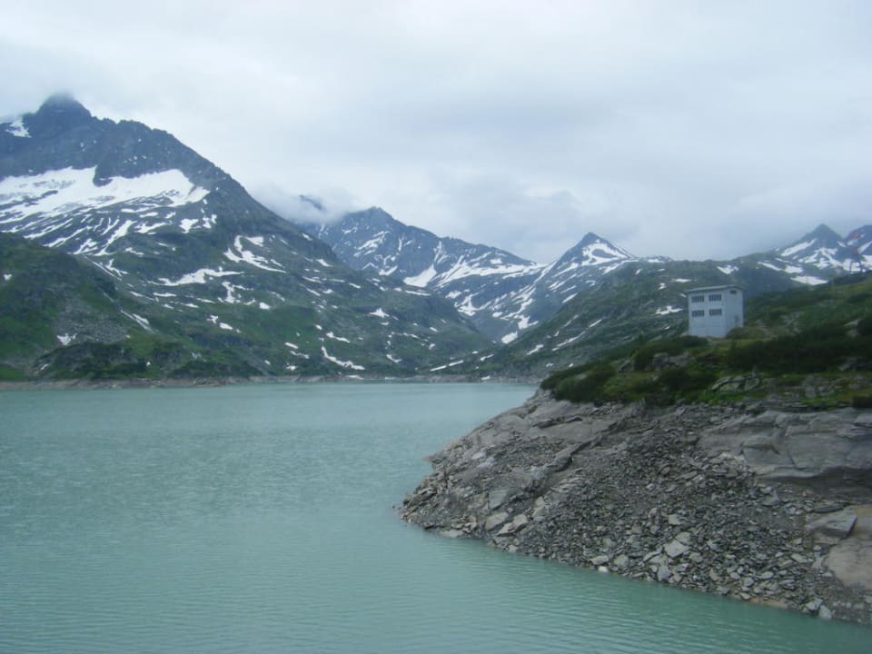 Blick auf den Tauernmoos-Stausee Berghotel Rudolfshütte