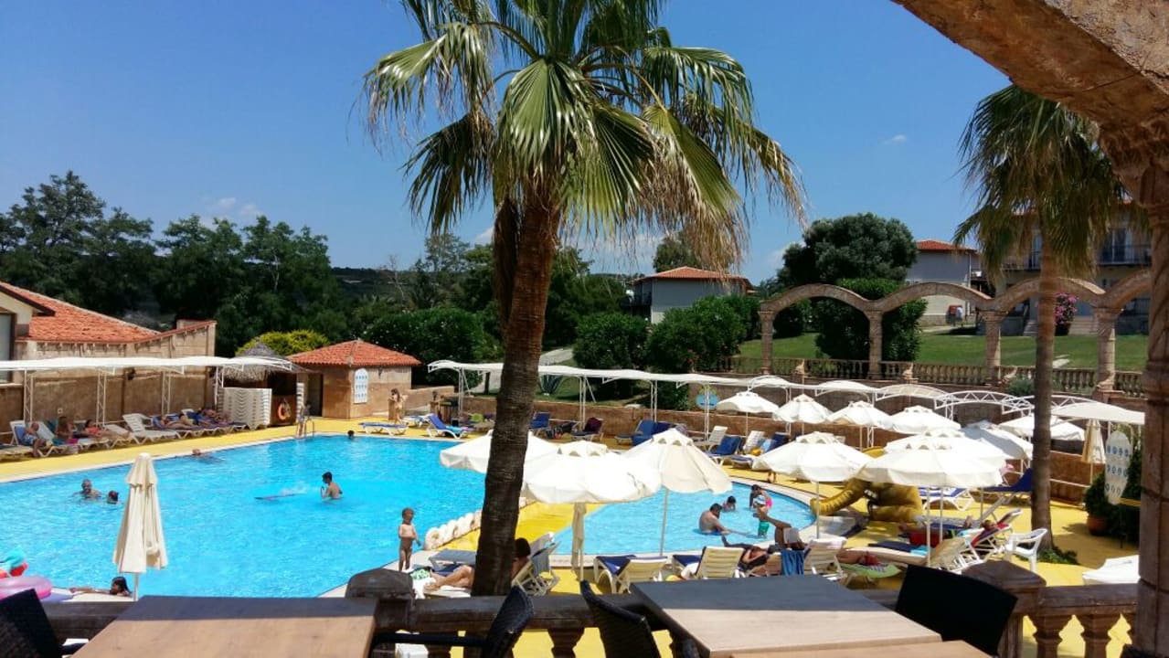 Pool Club Resort Atlantis