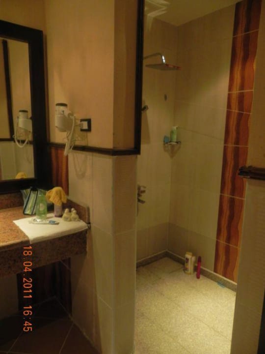 Bad mit großer Dusche  Pickalbatros Alf Leila Wa Leila Resort - Neverland Hurghada