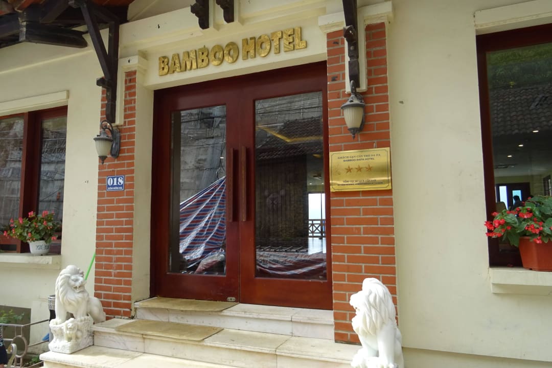 Hoteleingang Hotel Bamboo Sapa