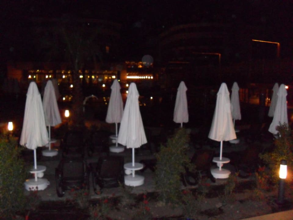 Abends am Pool Sherwood Dreams Resort