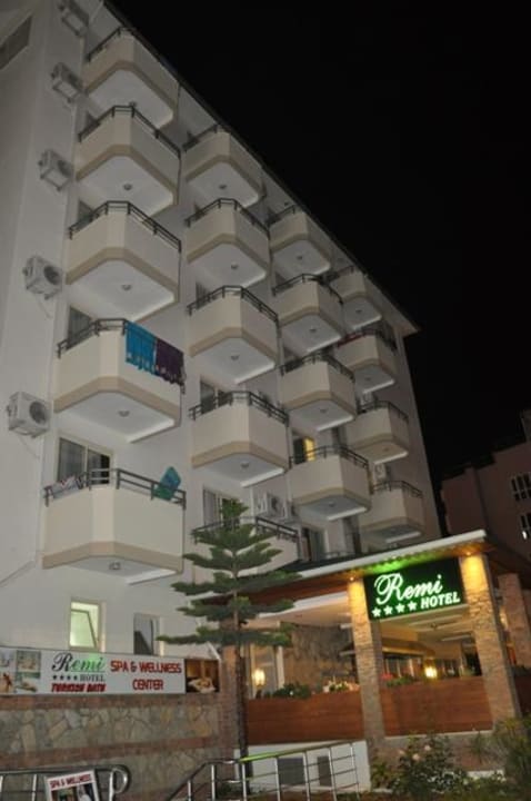 Wygląd zewnętrzny hotelu Remi Hotel