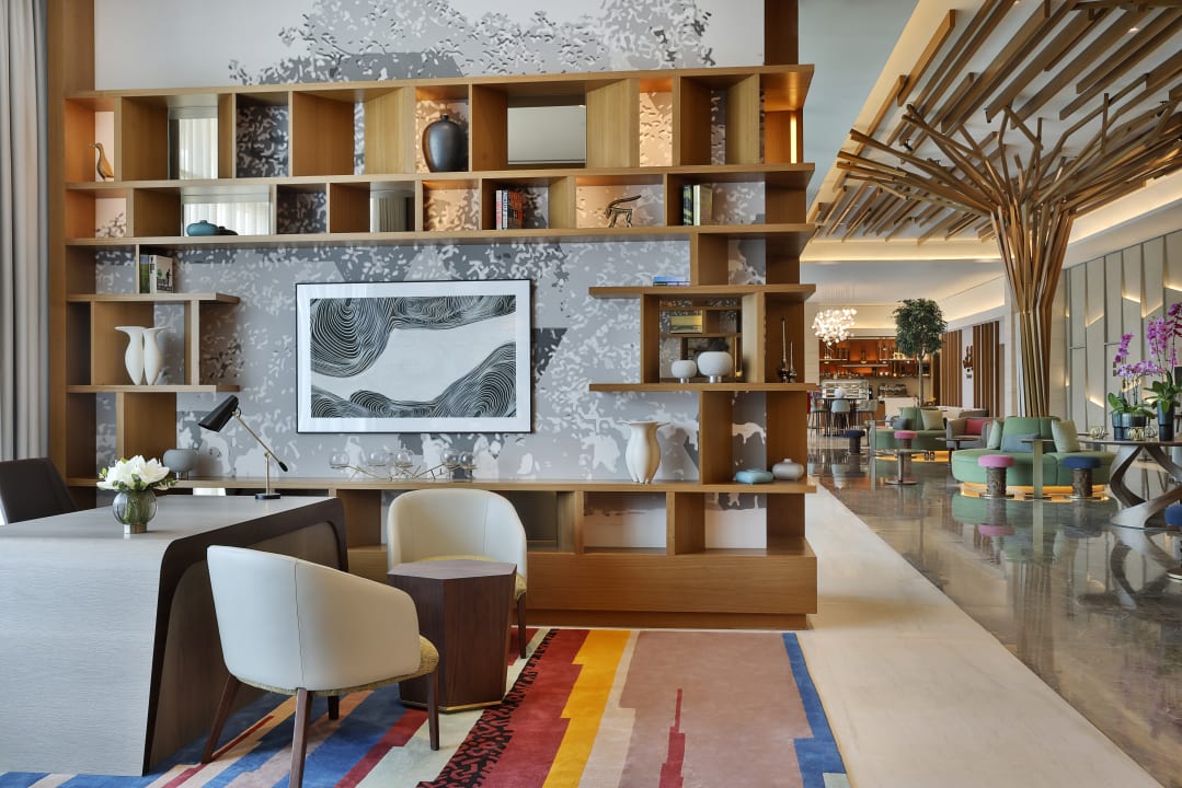 Lobby DoubleTree by Hilton Sharjah Waterfront Hotel & Residences