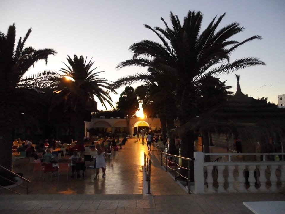 Große Gartenanlage mit Bühne Samira Club