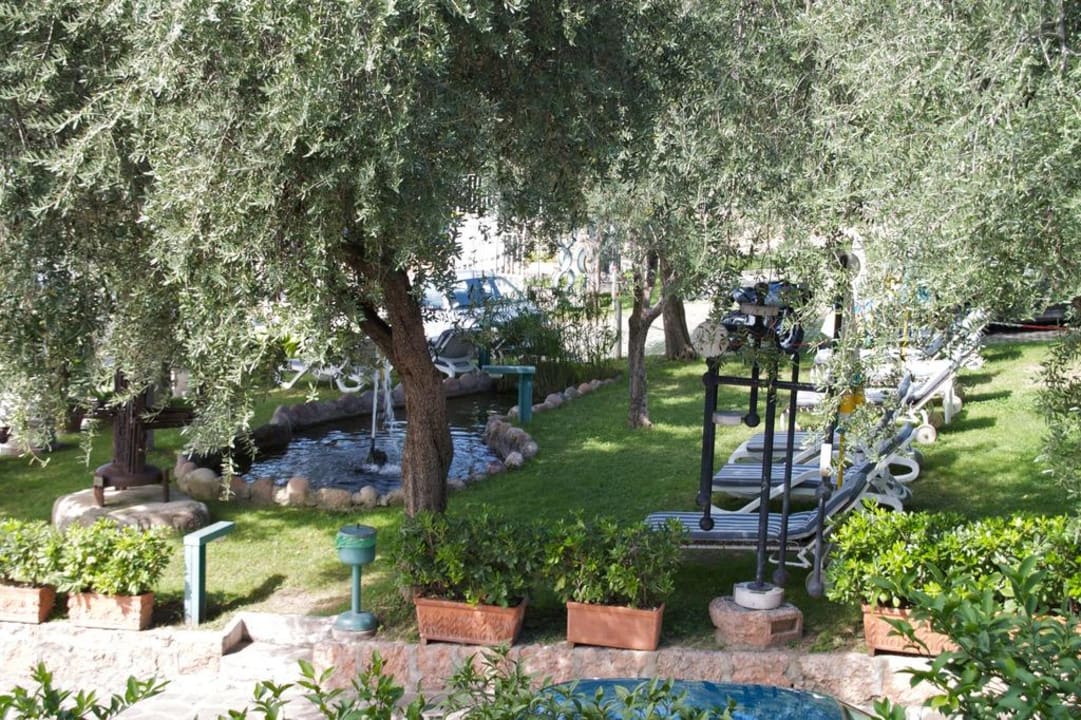 Aus dem Hotelzimmer in den Hof! Hotel Fraderiana