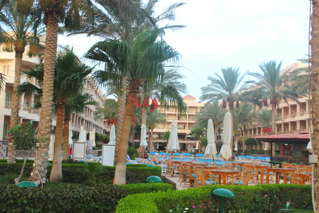 Отель на рассвете Sea Star Beau Rivage