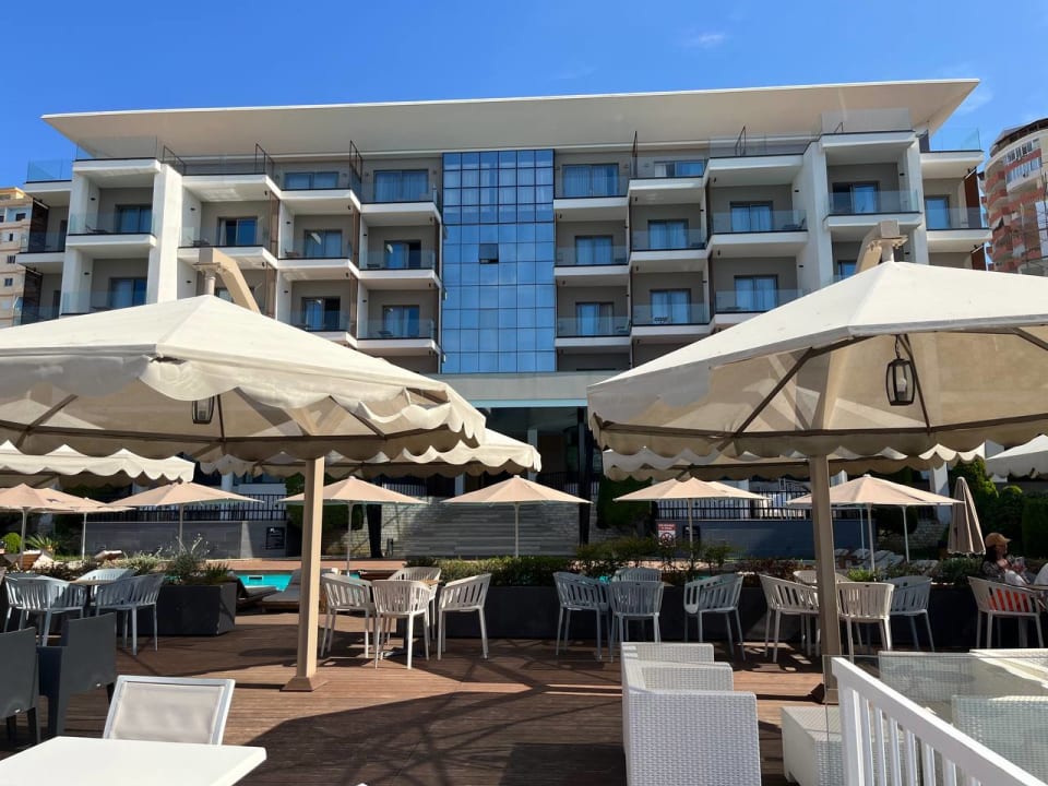 Außenansicht Hotel Andon Lapa i Pare