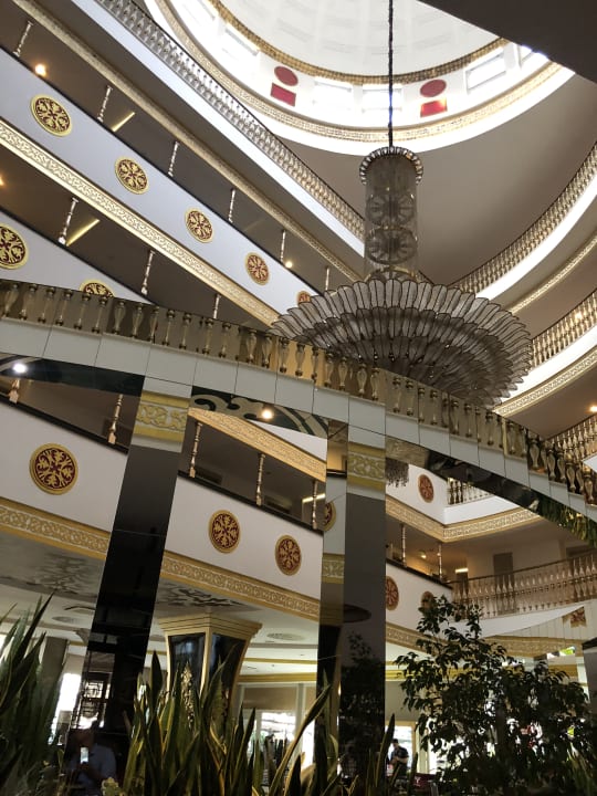 Lobby Side Crown Palace