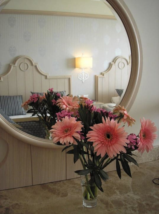 Номер в основном корпусе Starlight Resort Hotel