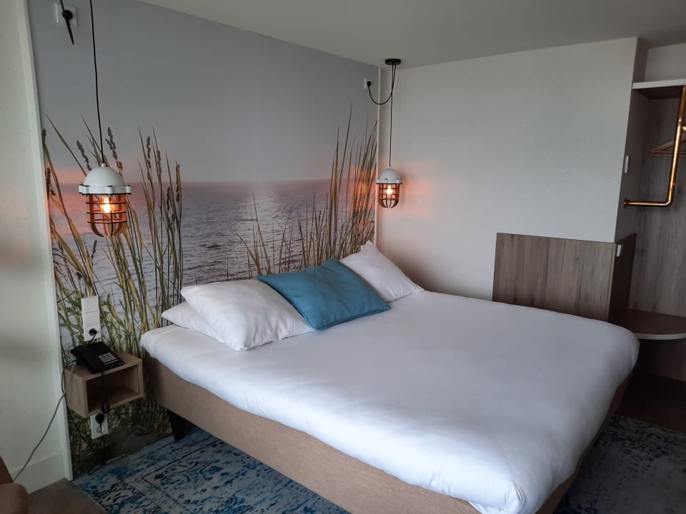 Zimmer Carlton Beach Hotel