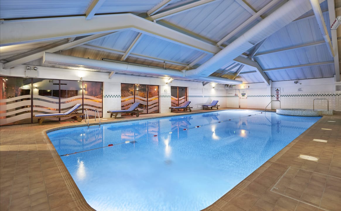 Indoor Pool DoubleTree by Hilton Hotel Bristol North