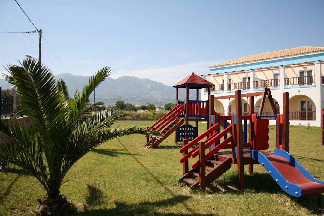 Spielplatz im Village Corali Hotel