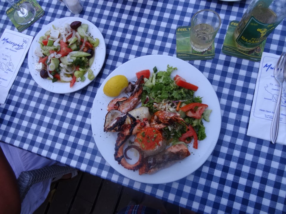 Fischteller  & Bauernsalat Hotel Maistrali
