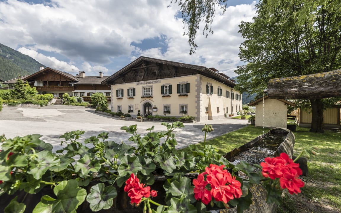 Außenansicht Wirtshaus & Hotel Lener