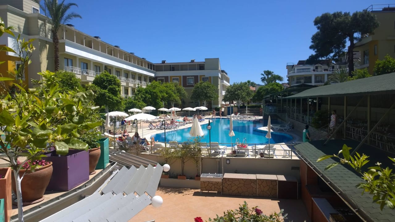 Вид на бассейн Tu Casa Gelidonya Hotel