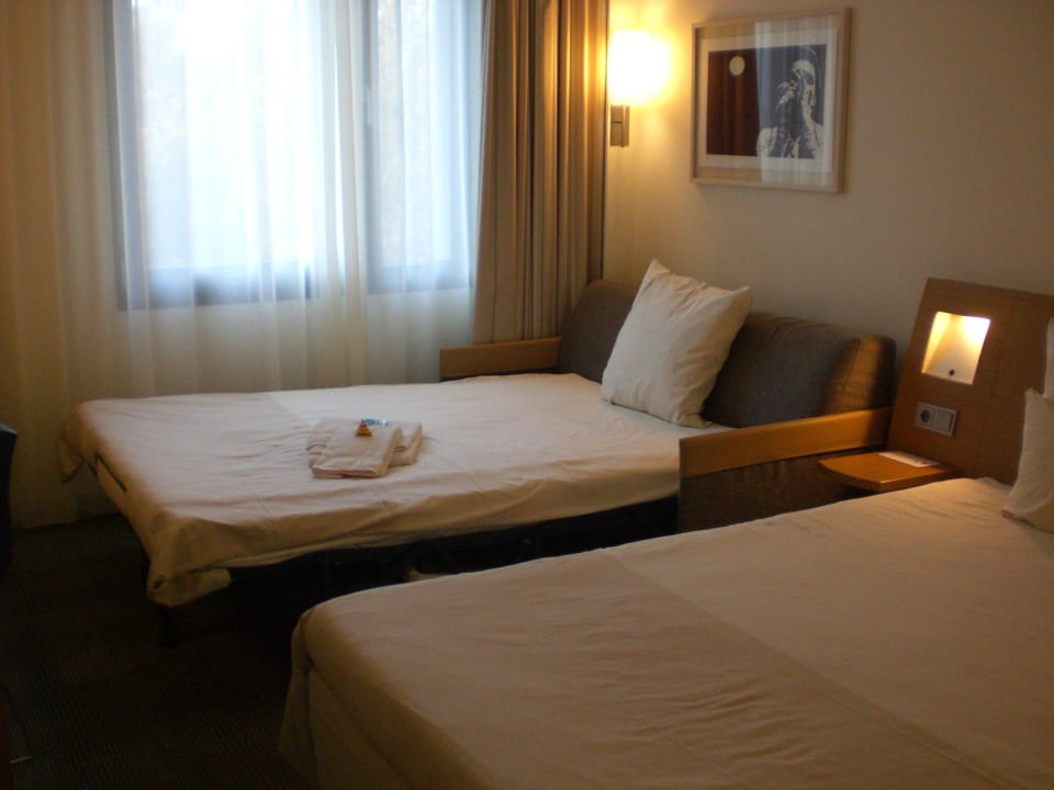 Zustellbett (ausgeklappte Couch) Novotel Hamburg City Alster