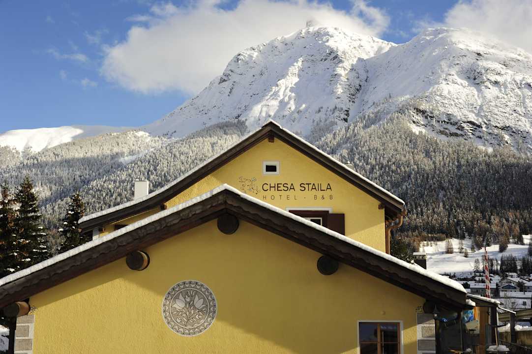 Blick vom Garten Chesa Staila Hotel - B&B