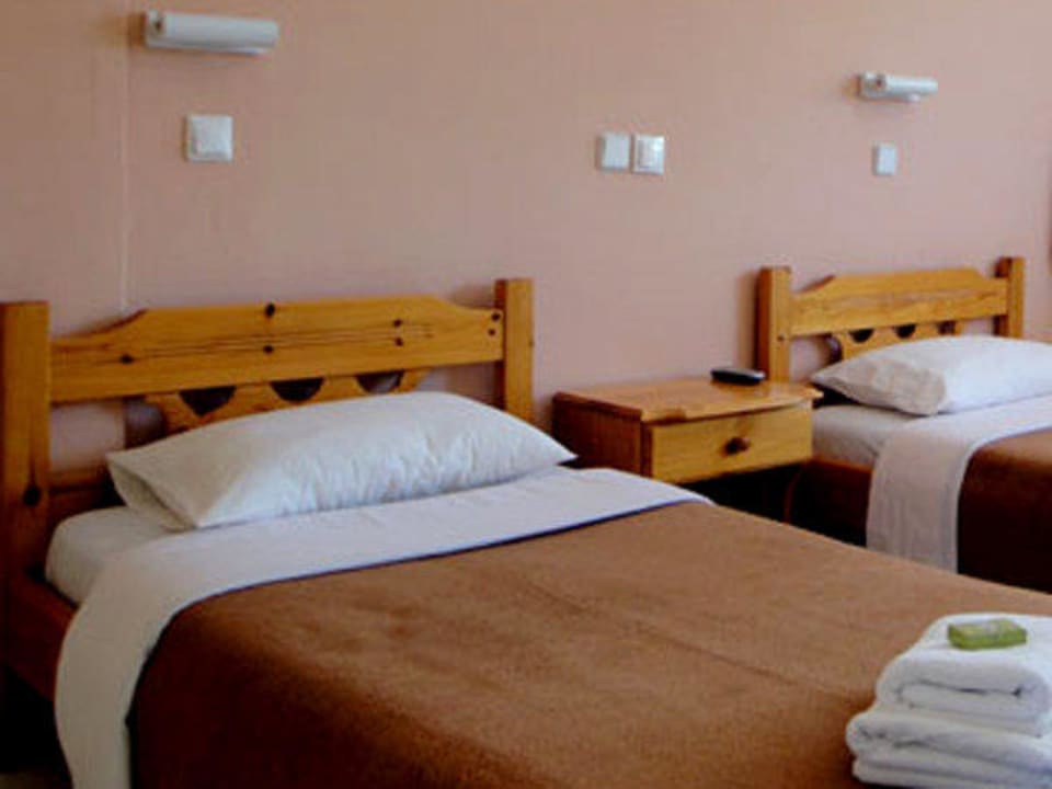 Single/Twin room Effies Dreams Holiday Studios