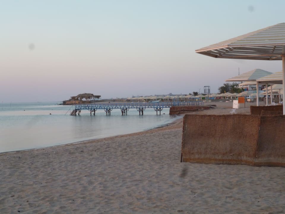 Strand Menaville Safaga