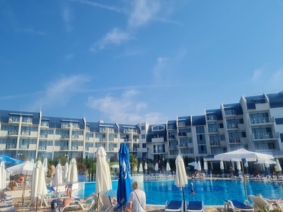 Außenansicht Hotel Sineva Beach