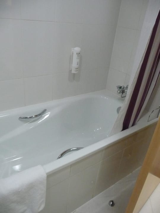 Badezimmer Holiday Inn Express Dubai Airport