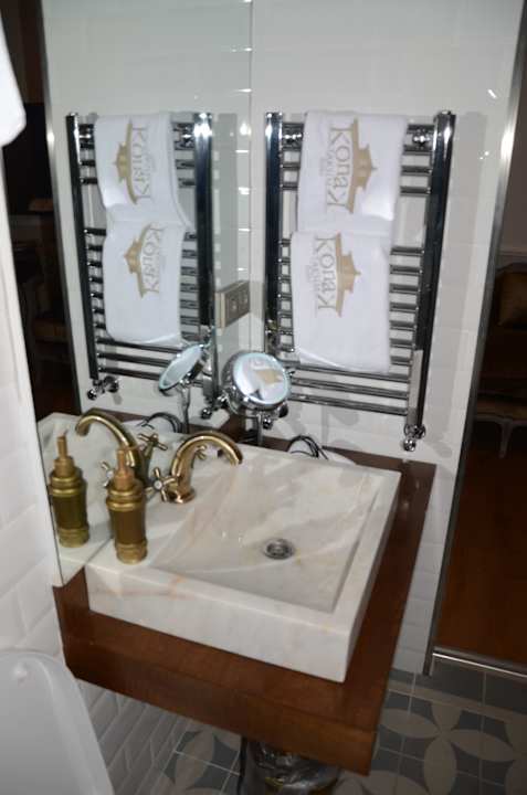 The batroom Konak Suites