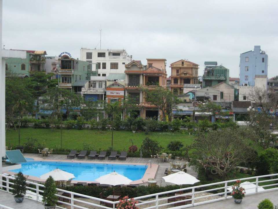 der Pool Hotel Huong Giang