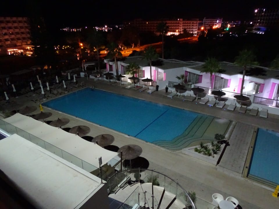 Ausblick Napa Mermaid Hotel & Suites