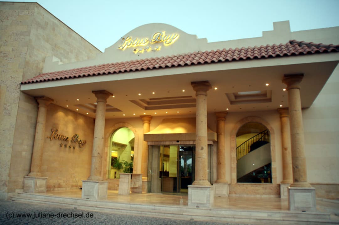 Lobby Lotus Bay Beach Resort