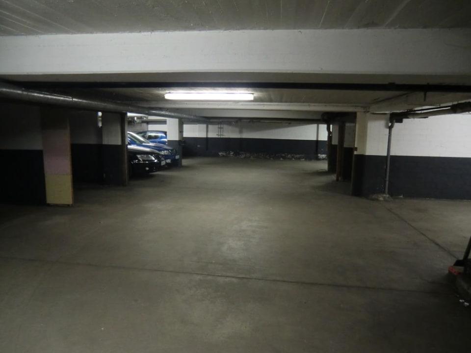 Tiefgarage - Achtung Beulengefahr! Sehr eng! Hotel Pacific