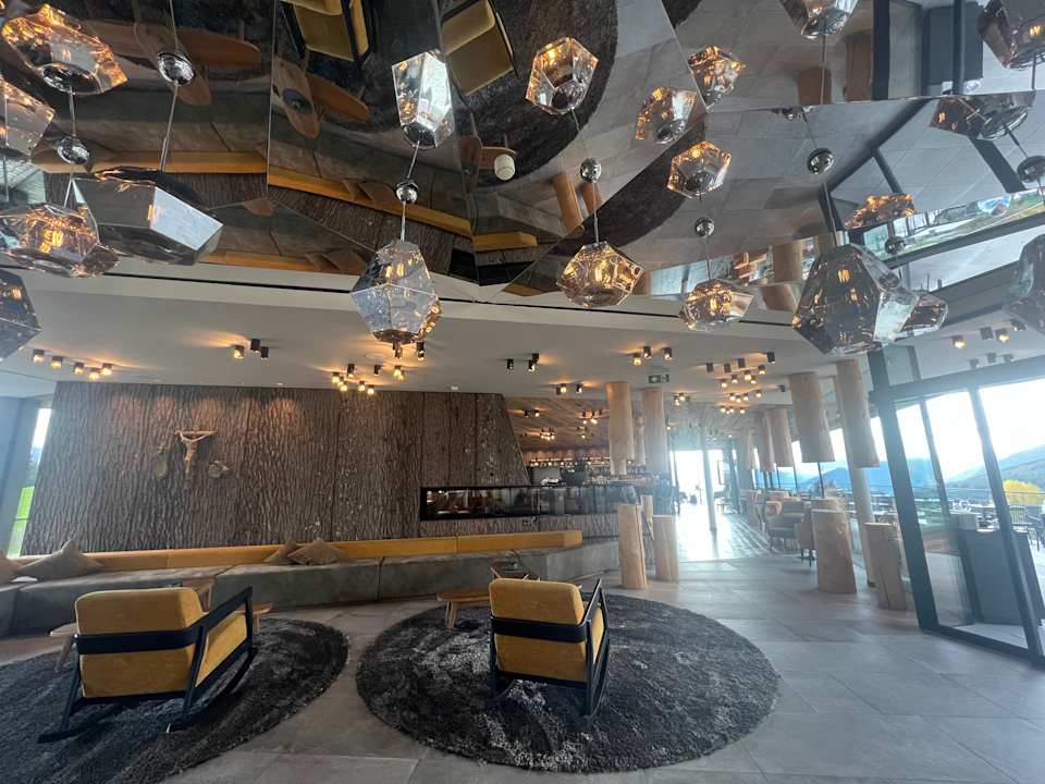 Lobby SONNENBERG | Panorama Dolomites Wellbeing