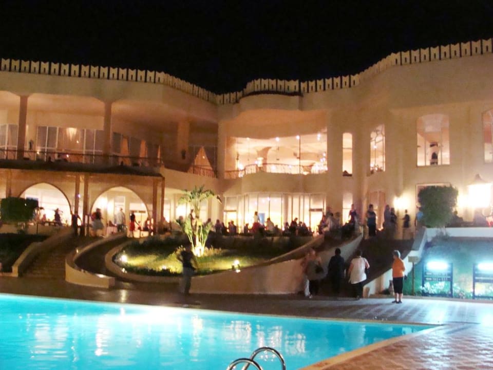 Aktivitypool und Hauptgebäude Pickalbatros Royal Moderna Resort-Sharm El Sheikh