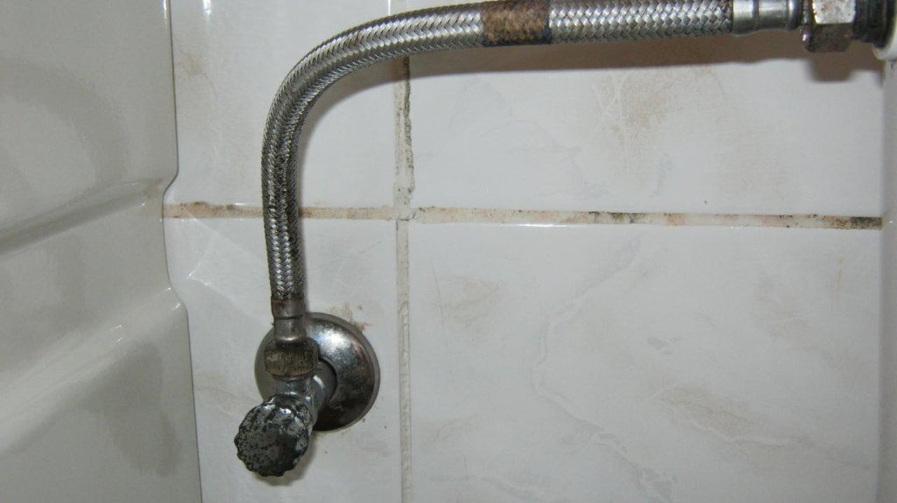 Wasserzuleitung Toilette MPM Hotel Astoria