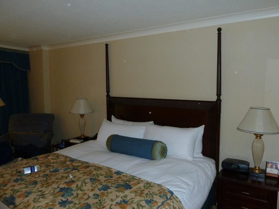 Ein sehr bequemes Bett Hotel The Fairmont Waterfront