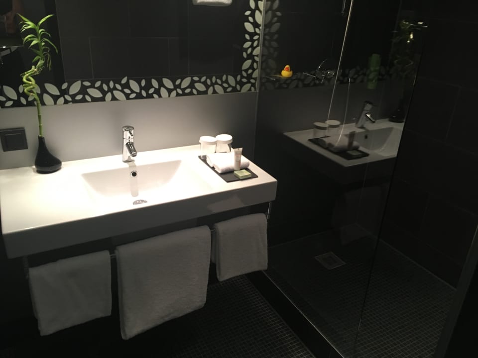 Zimmer Mövenpick Hotel Stuttgart Airport