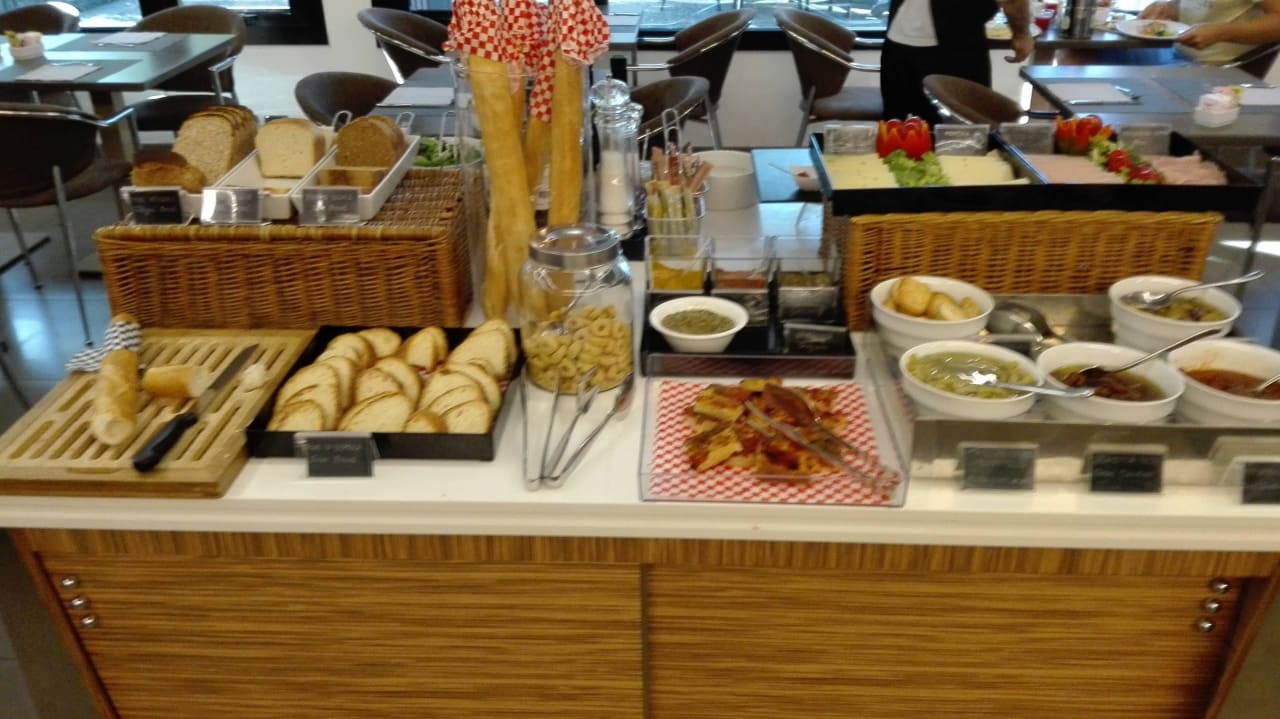 Frühstücksbuffet Mercure Villa Romanazzi Carducci Bari