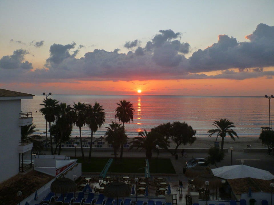Sonnenaufgang R2 Veronica Beach Hotel