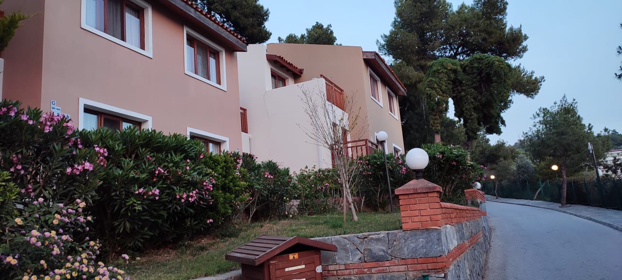 Außenansicht Hotel Pine Bay Holiday Resort