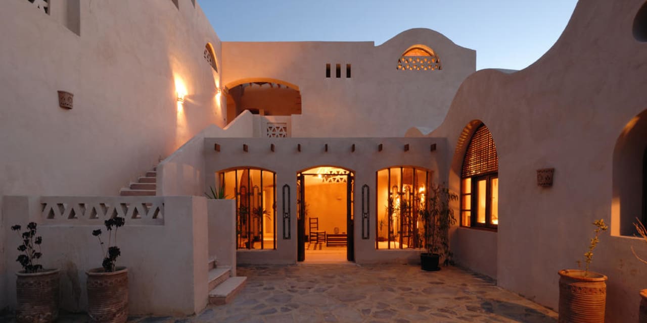 Sands entrance Hotel Sands Baharia