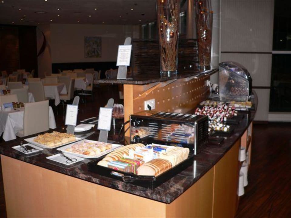 Frühstücksbuffet Gebäck und Marmelade NH Dresden Neustadt