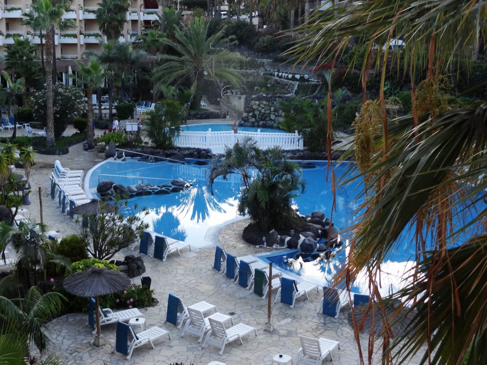 Blick von unserem Balkon in die Poollandschaft Hotel Puerto Palace
