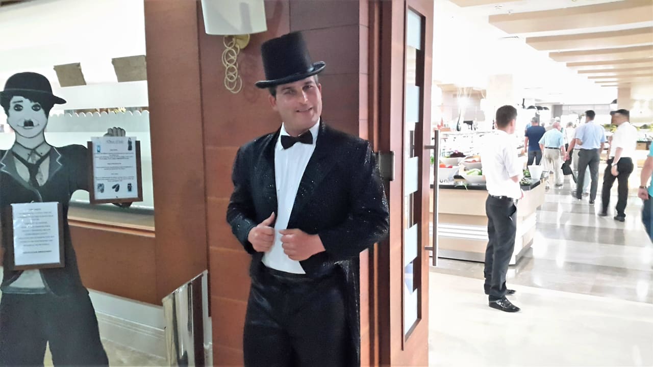 Begrüßung im Mainrestaurant Adalya Ocean Deluxe