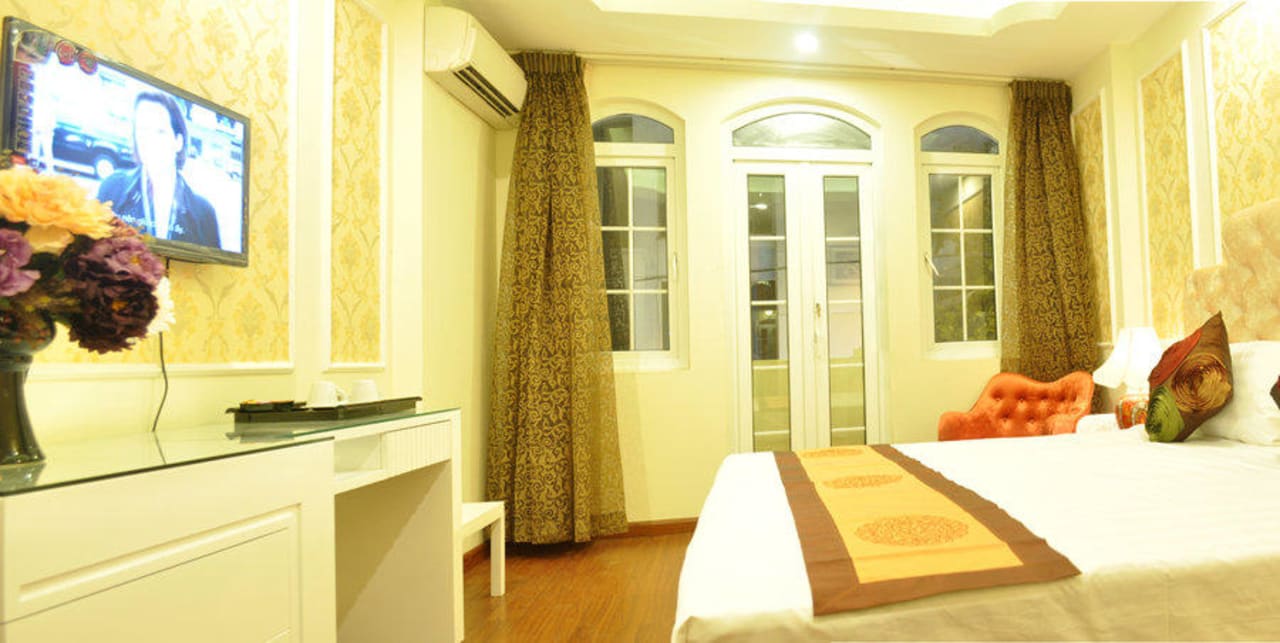 Deluxe Rooom Hotel Golden River Hanoi