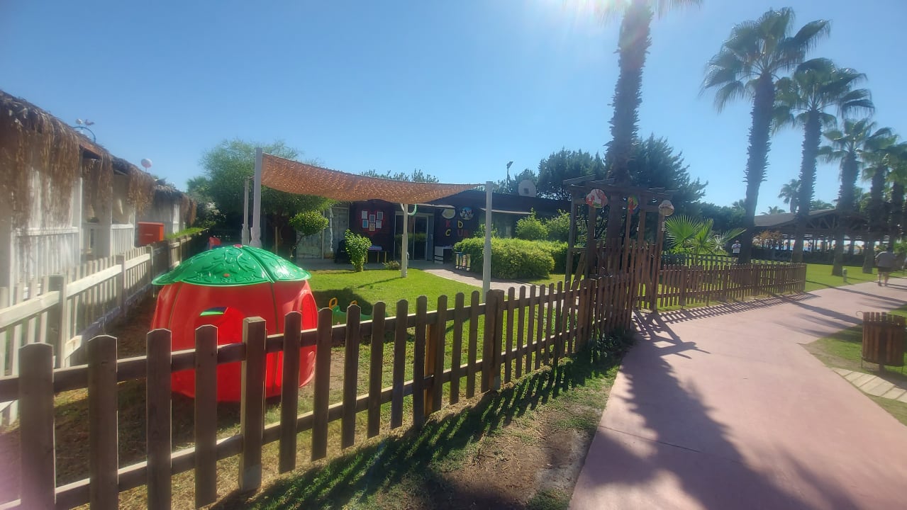 Außenansicht Saturn Palace Resort Hotel