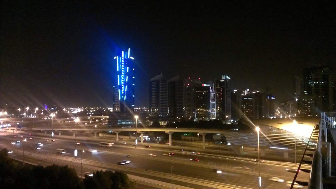 Widok z basenu Two Seasons Hotel & Apartments