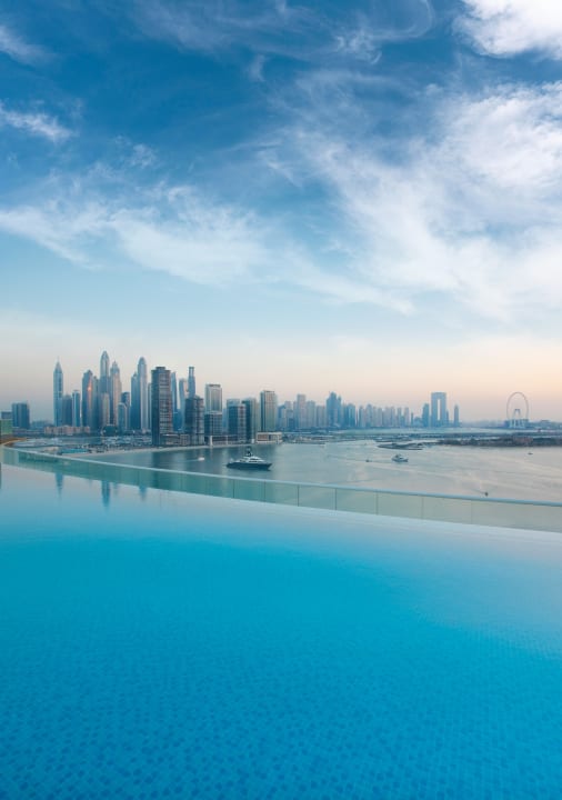 Pool NH Collection Dubai The Palm
