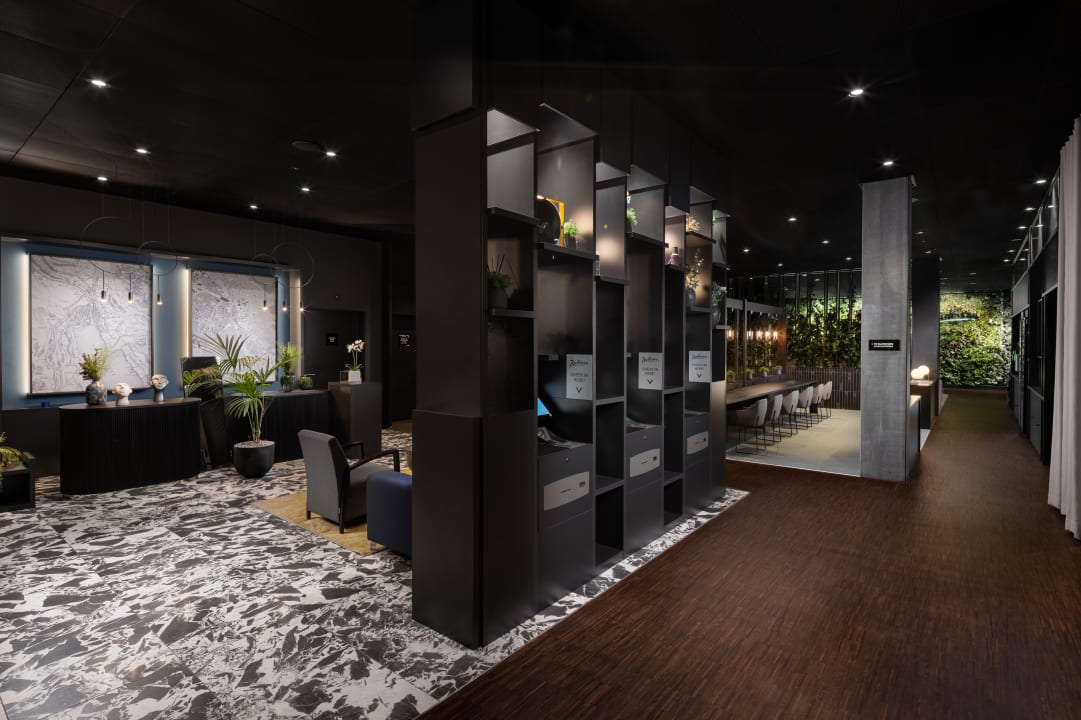 Lobby Radisson Hotel & Suites Zurich