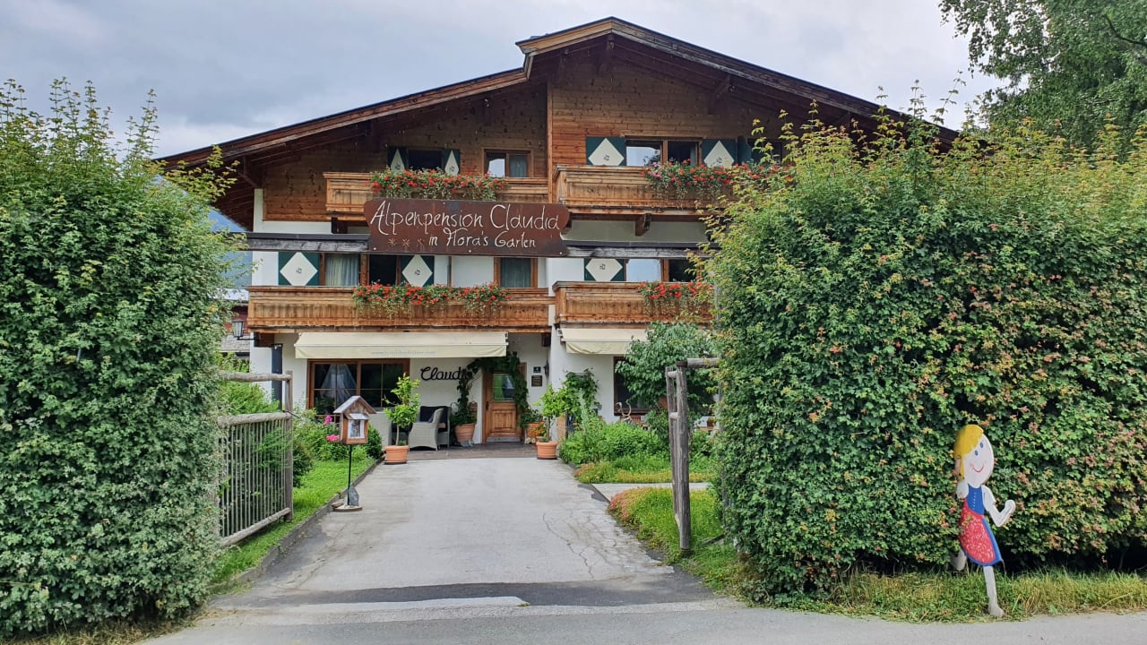 Außenansicht FLORA - Das kleine Gartenhotel