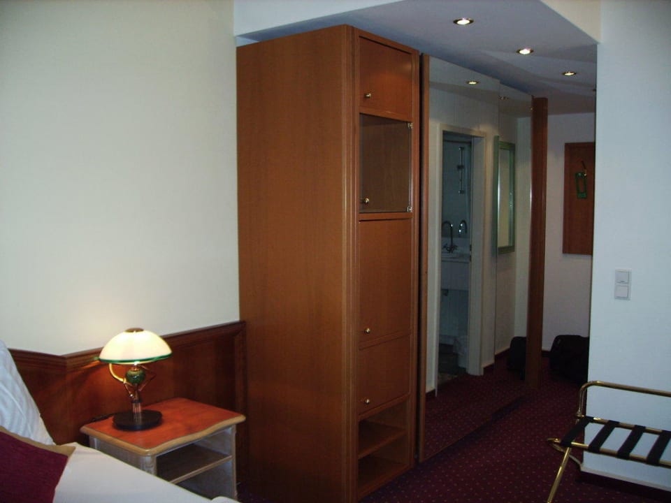 Schrank und Flur Luitpoldpark Hotel